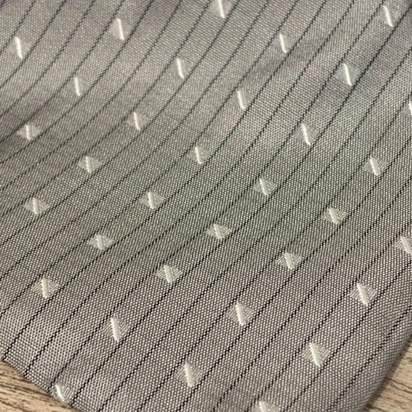 HUGO BOSS Grey Geometric Striped Silk Neck Tie - Picture 2 of 7